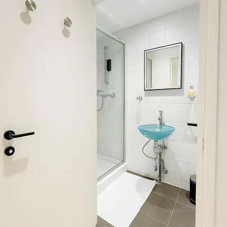 Stylish Mezzanine Centre Apartment