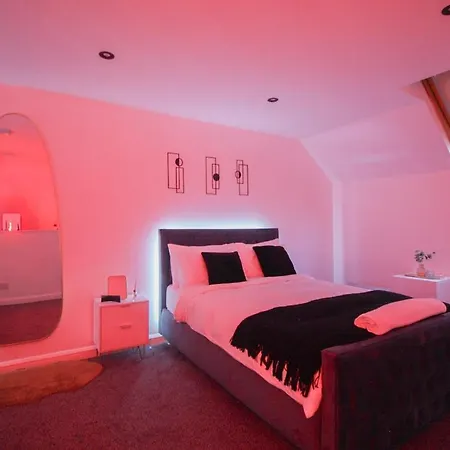 Stylish Mezzanine Centre *